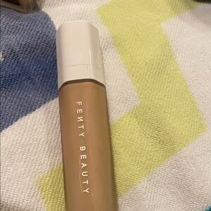 Fenty Beauty Soft Lit Foundation - 295